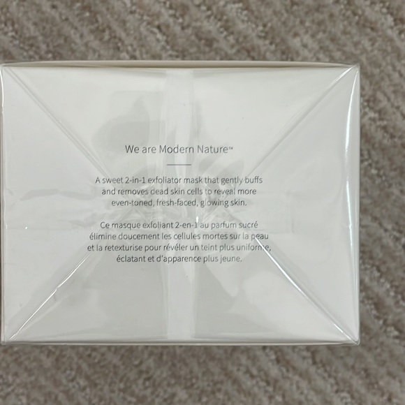 Monat Berry Refined Scrub - unopened - Picture 4 of 5